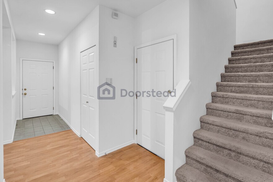 Building Photo - 18003 NE 93rd Ct