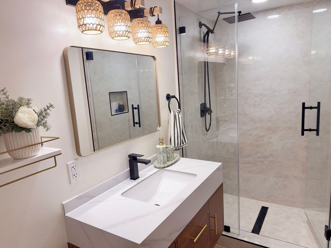 Building Photo - 9092 La Linda Ave