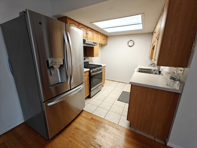 Building Photo - 1410 Whispering Springs Cir