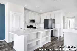 Building Photo - 7910 Needle Crk