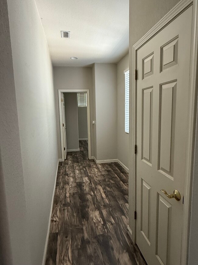 Building Photo - 9644 Crisswell Dr