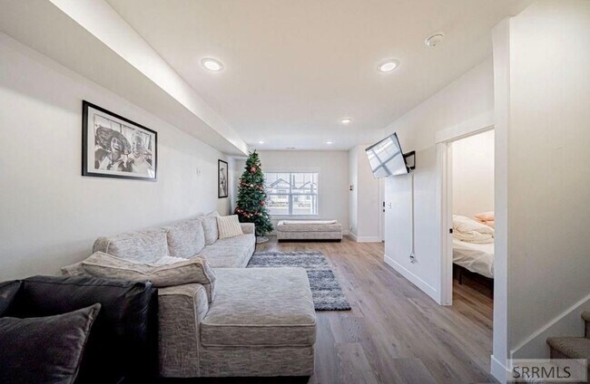 Building Photo - Like-New 3BD/2.5BA Home | Garage + Fenced Yard + W/D Included! $500.00 Rent Credit for the month ...