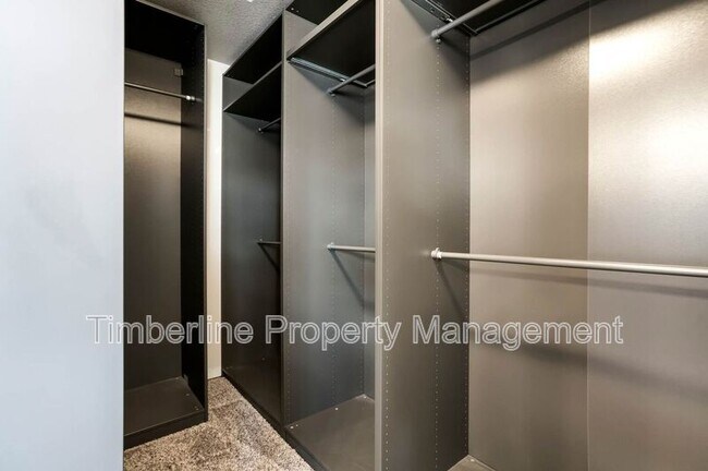 Building Photo - 10202 Boulder Ridge Dr