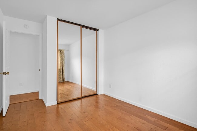 Building Photo - 100 Lippizan Dr