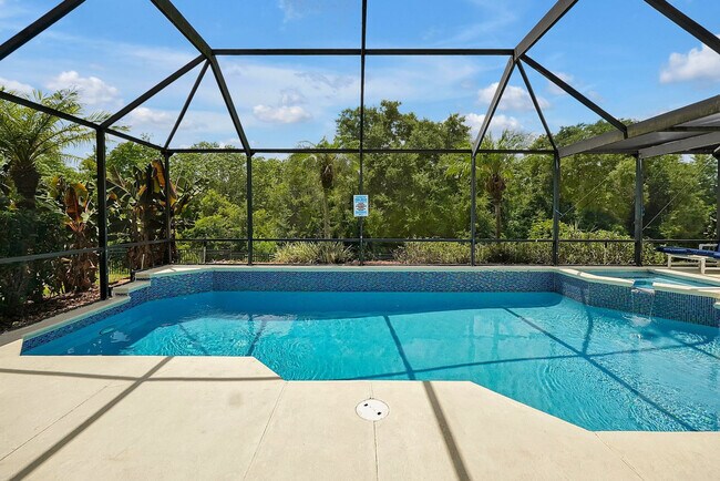 Building Photo - 8157 Sun Palm Dr