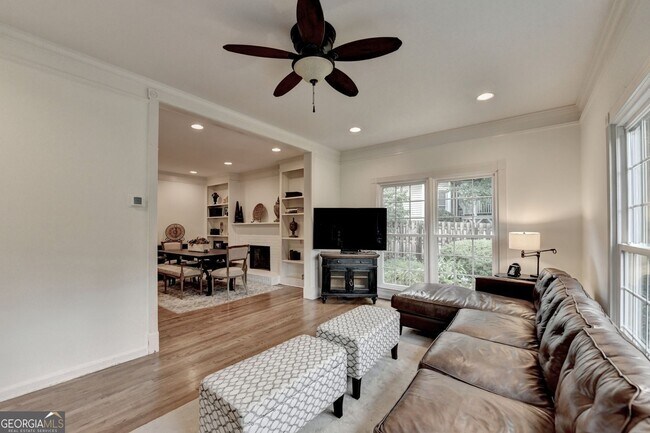 Building Photo - 2611 Briers N Dr