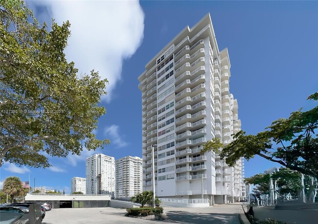 Building Photo - 18031 Biscayne Blvd