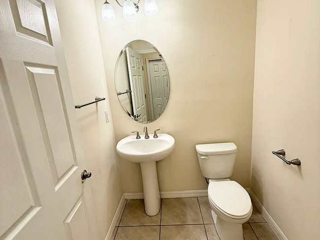 Building Photo - 12503 Laurel Cove Dr