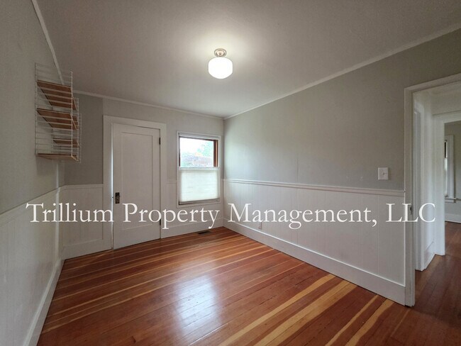 Building Photo - 3015 NE 67th Ave