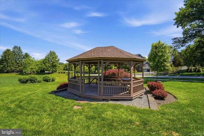 Building Photo - 706 Andover Ct