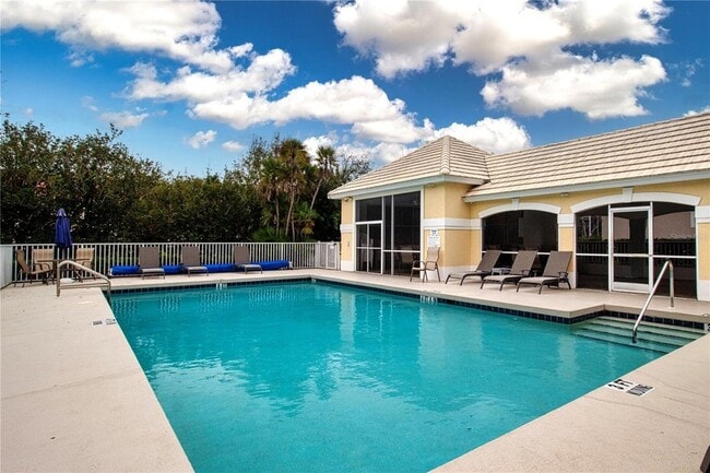 Building Photo - 8419 Whispering Woods Ct