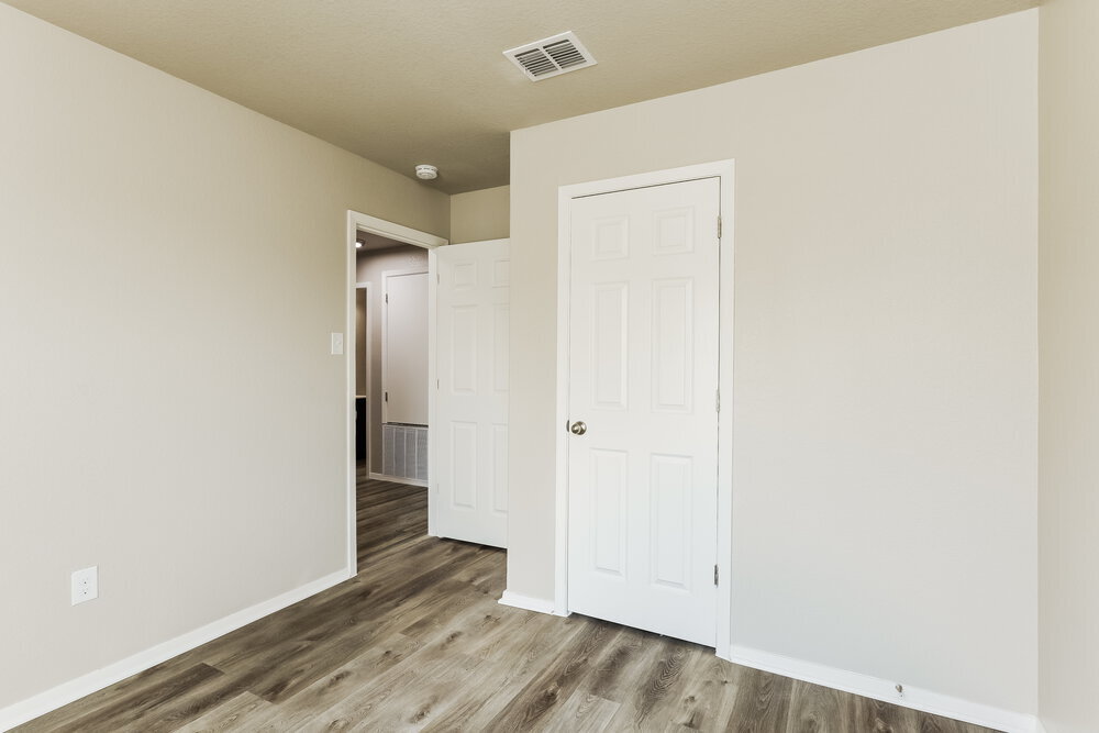 Building Photo - 3215 Pedernales Dr