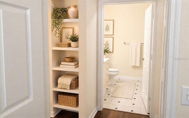 Building Photo - 860 N Orange Ave