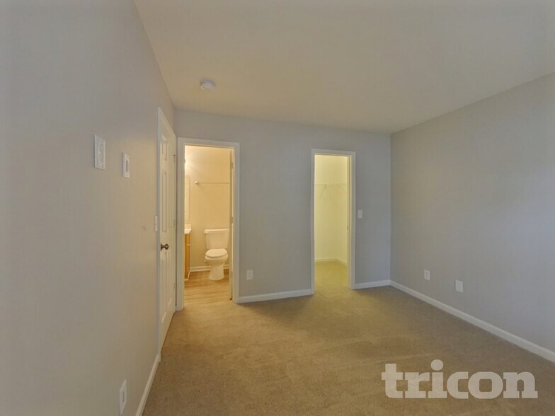 Building Photo - 920 Grass Hollow Ct