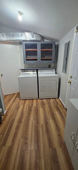 Building Photo - 16005 Pennant Ln