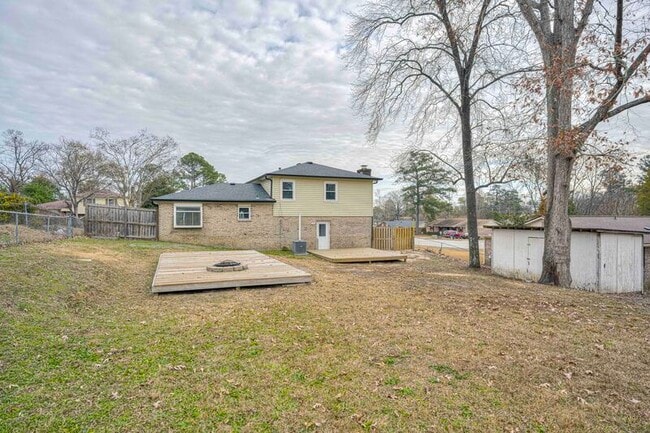 Building Photo - 115 Sunnywood Dr