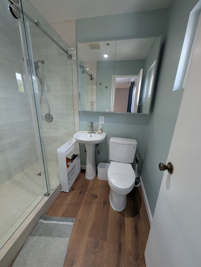 Building Photo - 8274 Beaver Lake Dr