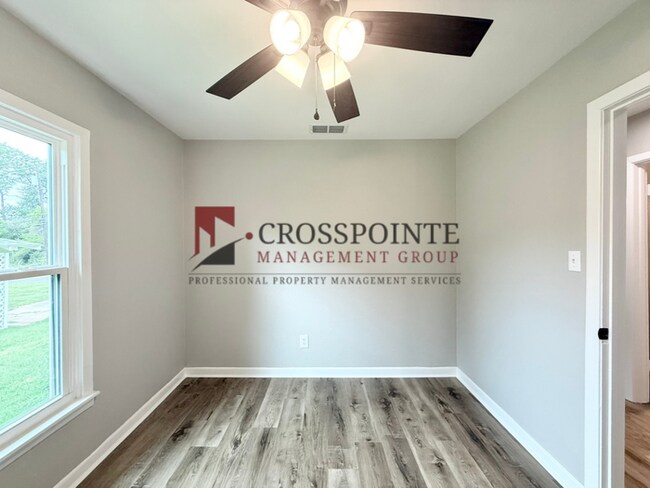 Building Photo - Newly Renovated 3 Bedroom 1 Bathroom Home!