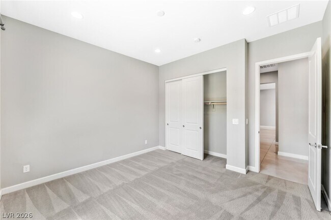 Building Photo - 8477 Wolf Mountain Ct