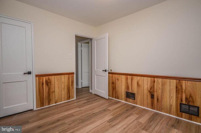 Building Photo - 4426 Hallet St