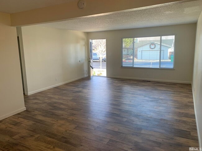Building Photo - 1511 Peavine Rd