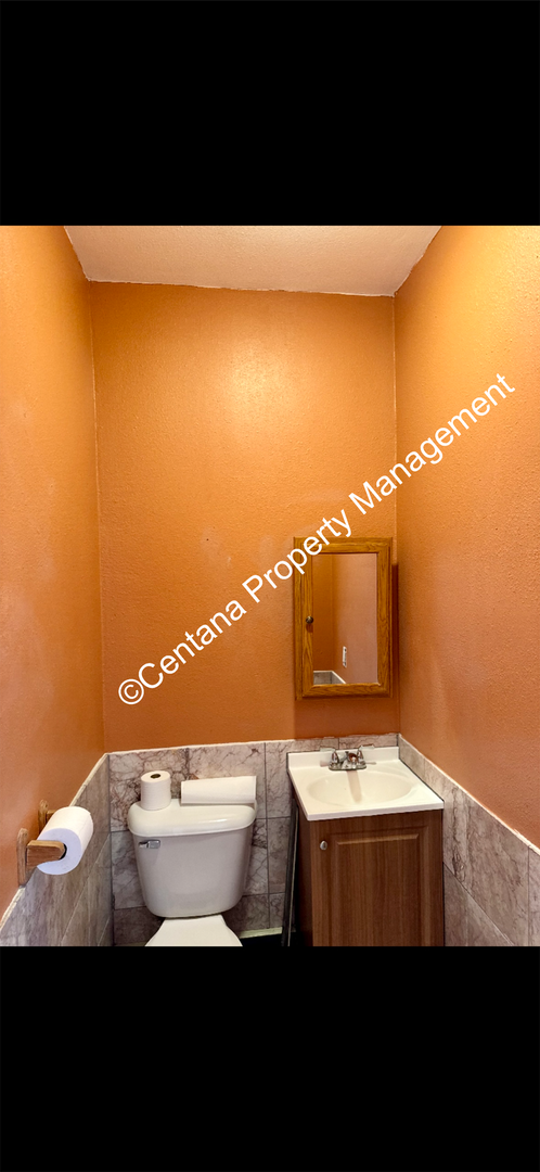 Building Photo - 601 W Mercury St