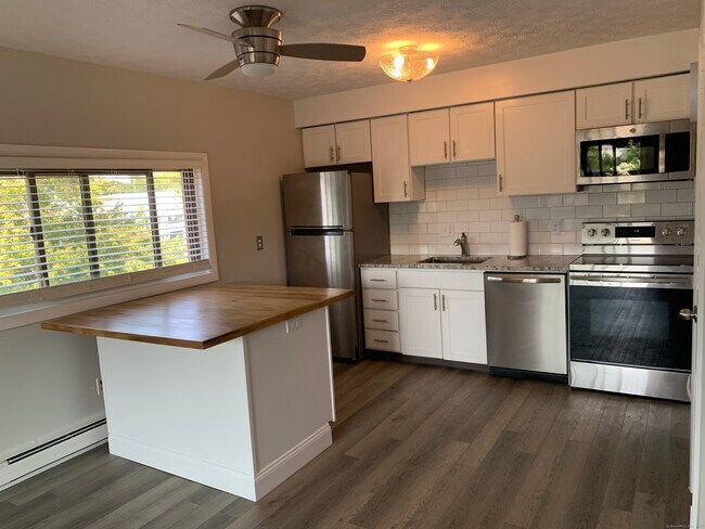 Building Photo - 159 Kings Hwy