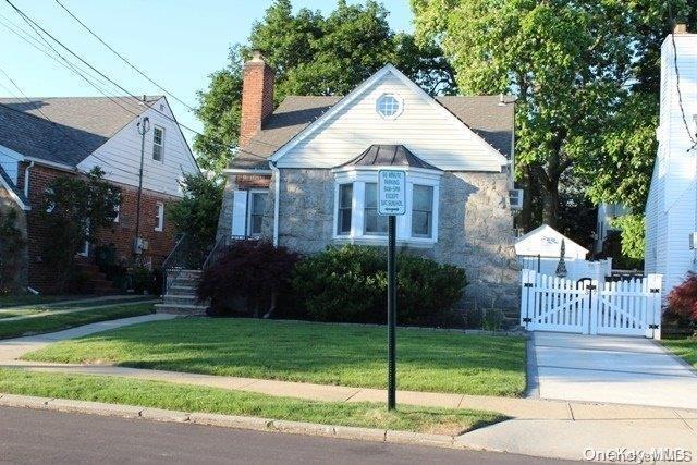 Primary Photo - 37 Garden Dr