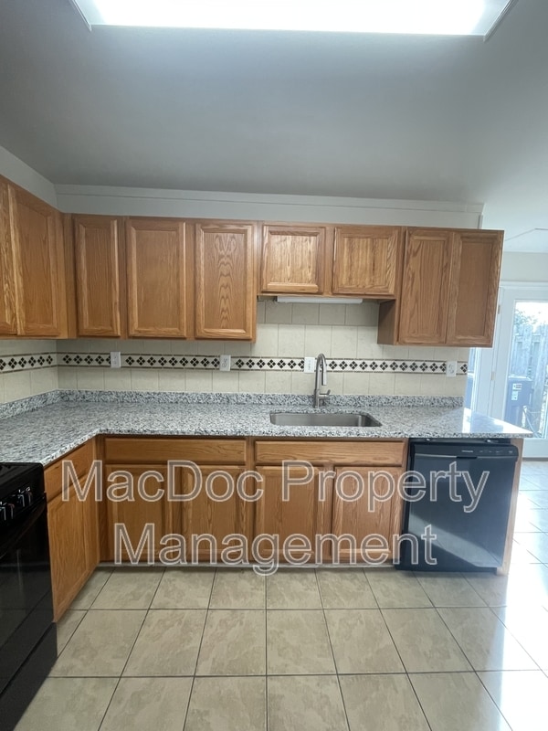 Building Photo - 128 Hickok Cir