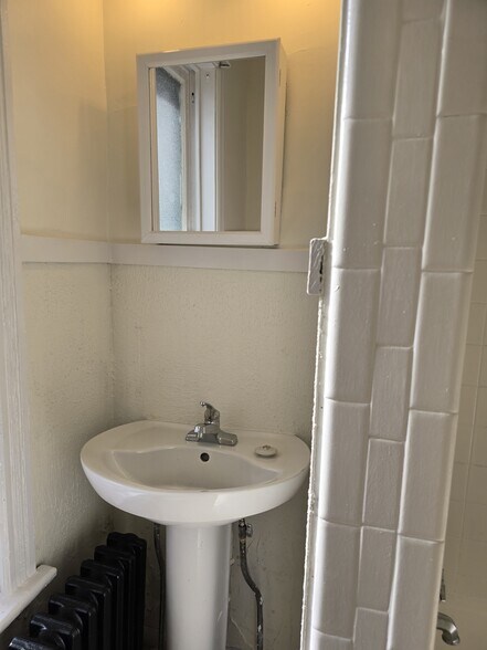 Building Photo - 815-2 Hummel Ave