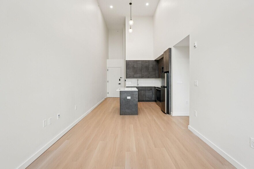 Building Photo - 1 Mallory Ave