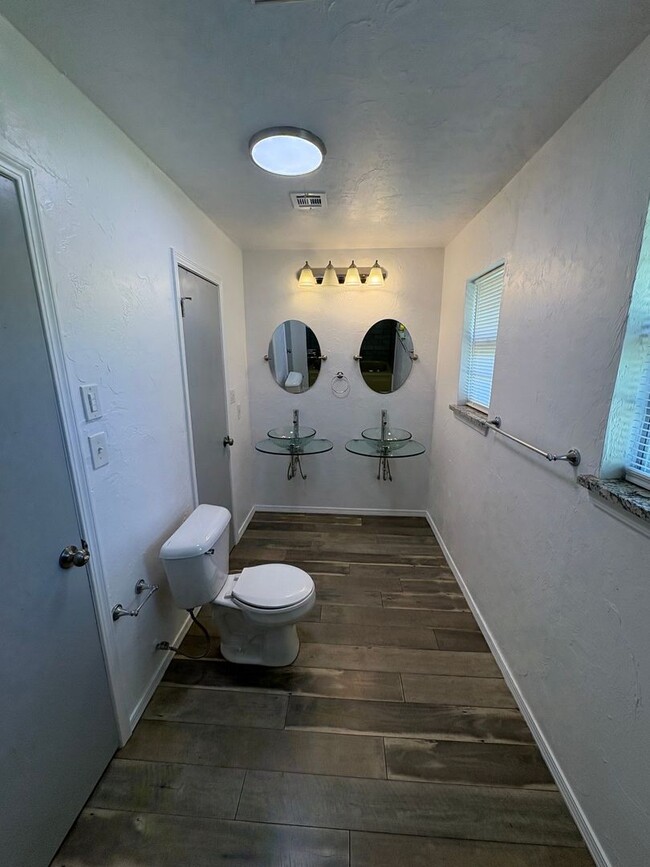 Building Photo - Charming 2BR Brick House in Wanette