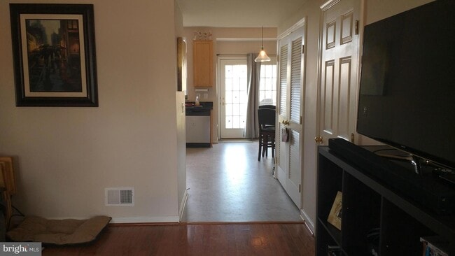 Building Photo - 20941 Killawog Terrace