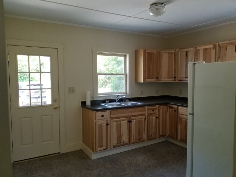 Kitchen - 353 N State St