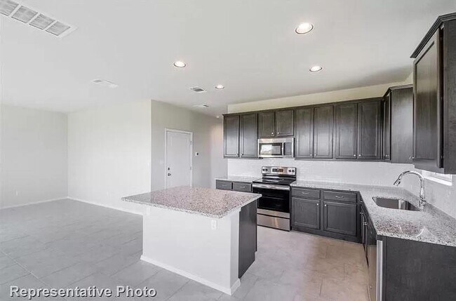 Building Photo - 307 Insider Loop