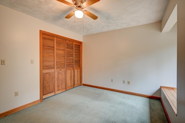 Building Photo - 57 Fawn Dr