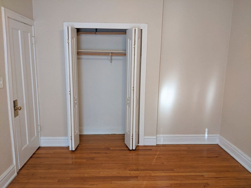 Building Photo - 908 Reba Pl