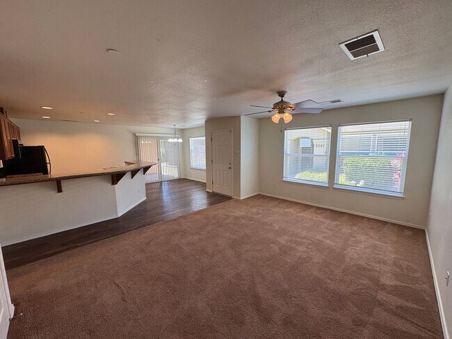 Building Photo - 2111 Bella Oaks Dr