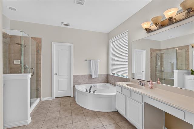Building Photo - 822 Shadybrook Dr