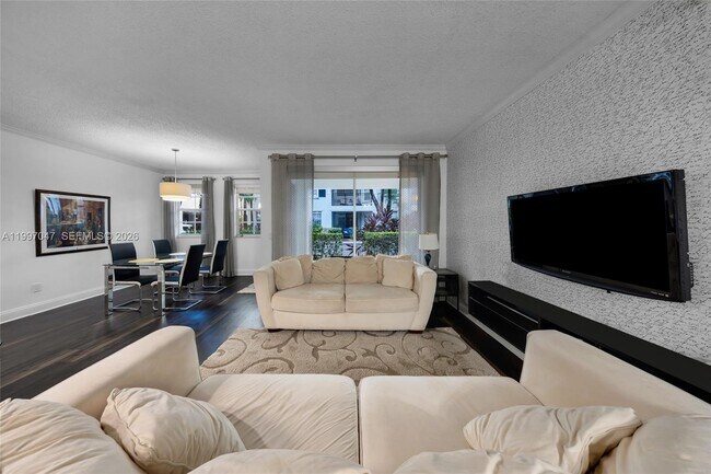 Building Photo - 3245 NE 184th St