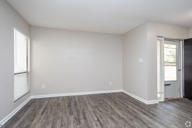 Building Photo - 25 Creekside Cir