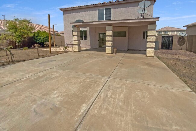 Building Photo - 10928 Vista Ave