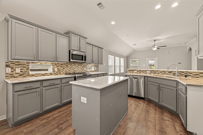 Building Photo - 10723 Clear Arbor Ln