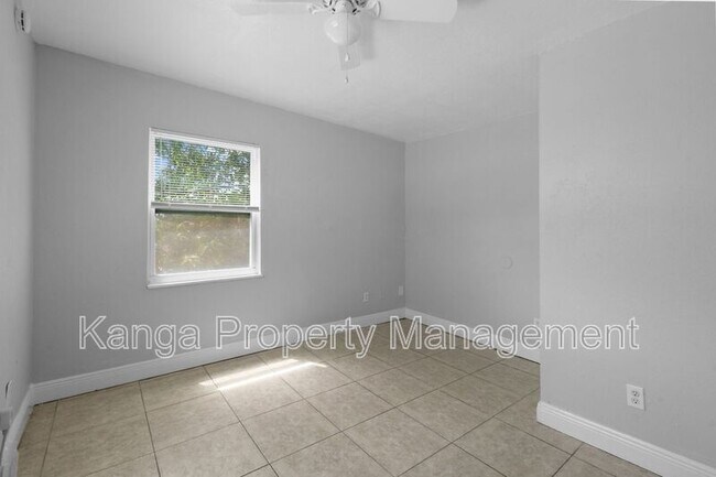 Building Photo - 3721 Henry Ave