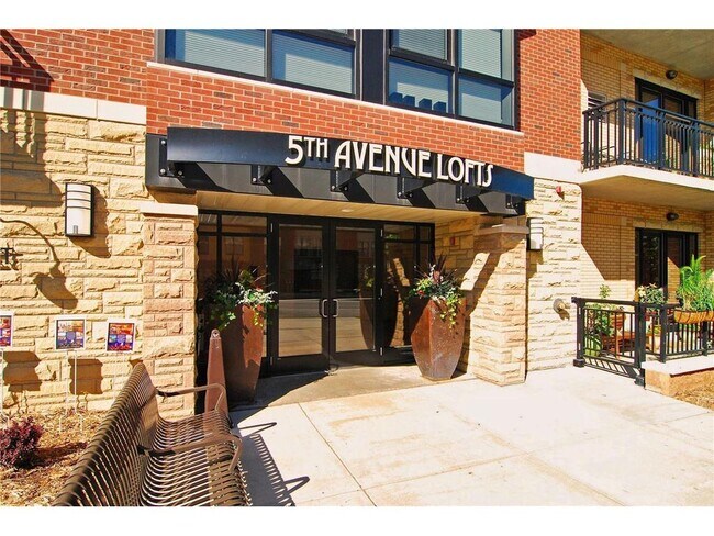 Building Photo - 401 N 2nd St