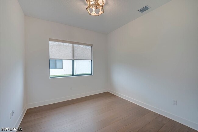 Building Photo - 5114 Panella Ave