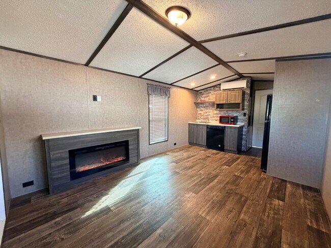 Building Photo - Tiny home, big lifestyle!