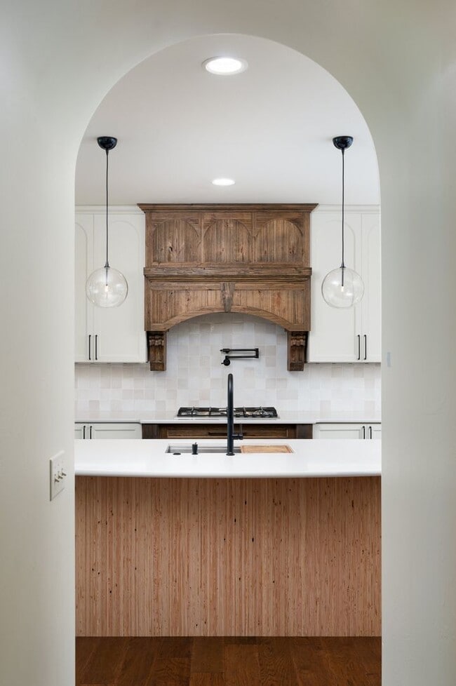 Building Photo - One of a Kind Custom Built Home for Rent i...