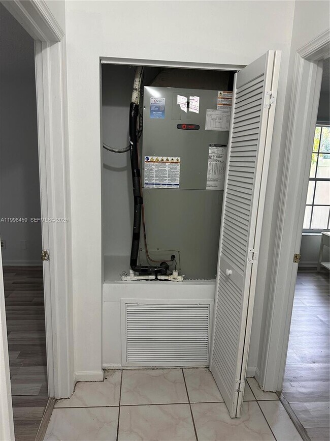 Building Photo - 1139 Freshwater Lakes Dr