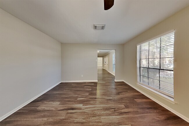 Building Photo - 15803 Maple Manor Dr